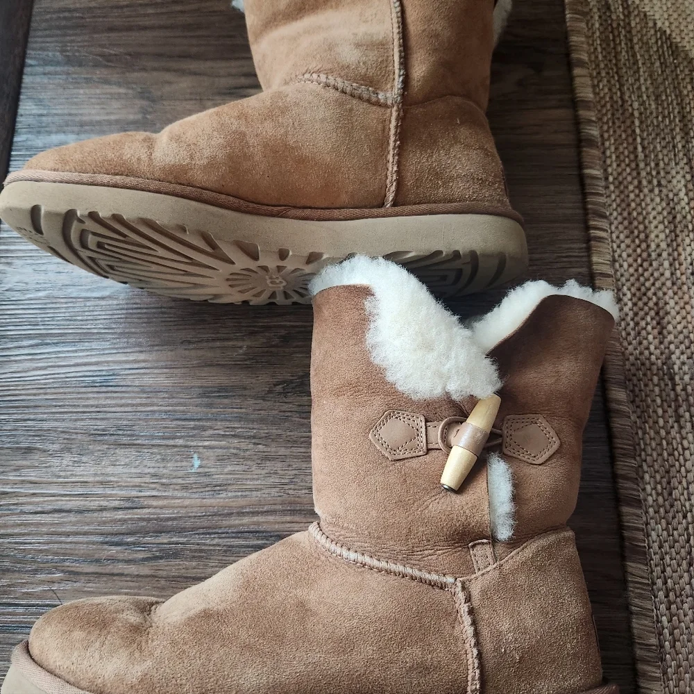 Ugg Cozy Shearling-Lined Women's Winter Boots - Tan